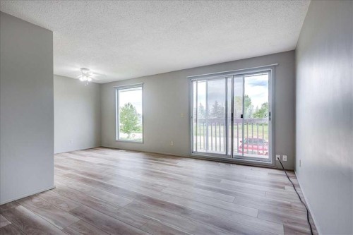 5210 61 Avenue, Olds, AB - Indoor Photo Showing Other Room