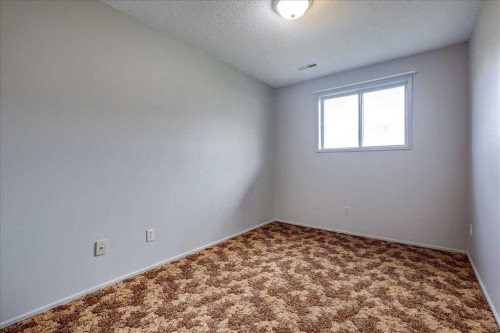 5210 61 Avenue, Olds, AB - Indoor Photo Showing Other Room