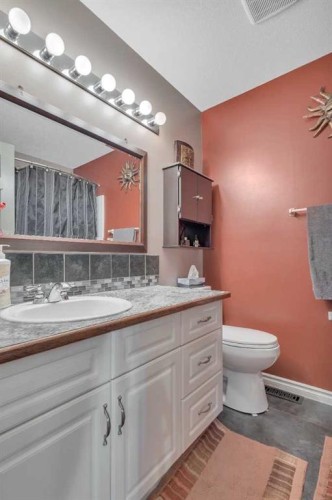 4114 65A Street, Stettler, AB - Indoor Photo Showing Bathroom