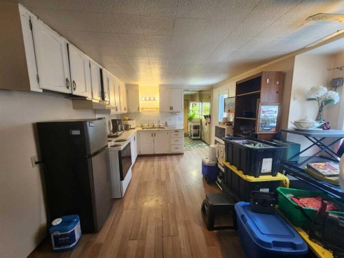 5103 49 Avenue, Caroline, AB - Indoor Photo Showing Kitchen
