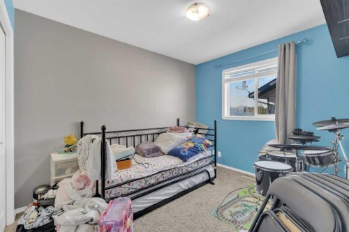 95 Jennings Crescent, Red Deer, AB - Indoor Photo Showing Bedroom