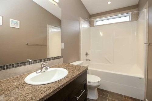 5825 Panorama Drive, Blackfalds, AB - Indoor Photo Showing Bathroom