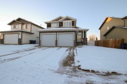 5825 Panorama Drive  Blackfalds, AB T4M 0G6