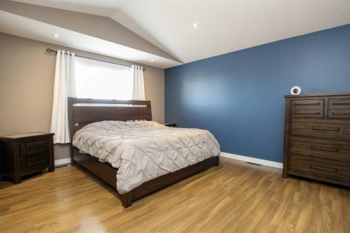 5825 Panorama Drive, Blackfalds, AB - Indoor Photo Showing Bedroom
