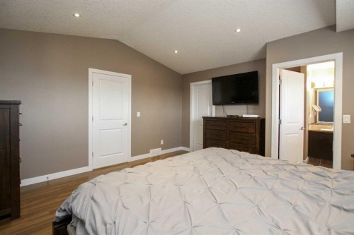 5825 Panorama Drive, Blackfalds, AB - Indoor Photo Showing Bedroom