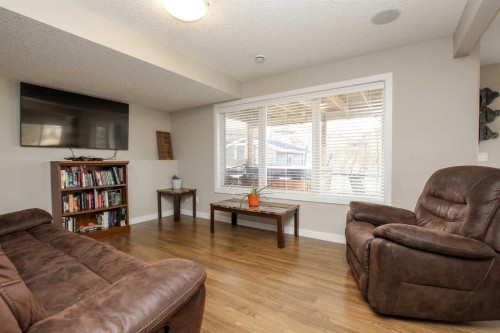 5825 Panorama Drive, Blackfalds, AB - Indoor Photo Showing Living Room