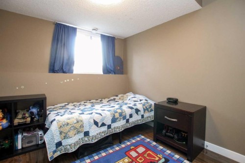 5825 Panorama Drive, Blackfalds, AB - Indoor Photo Showing Bedroom