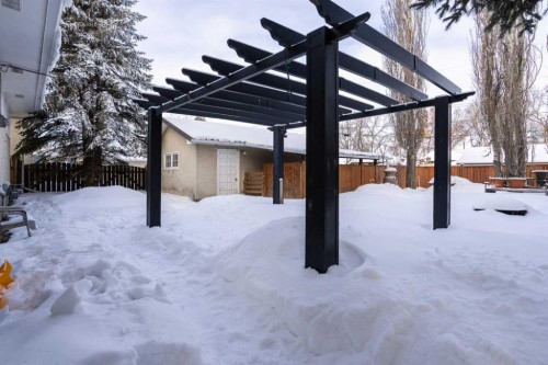 11 Montrose, Camrose, AB - Outdoor