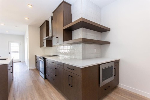 10 Tindale Place, Red Deer, AB - Indoor Photo Showing Kitchen