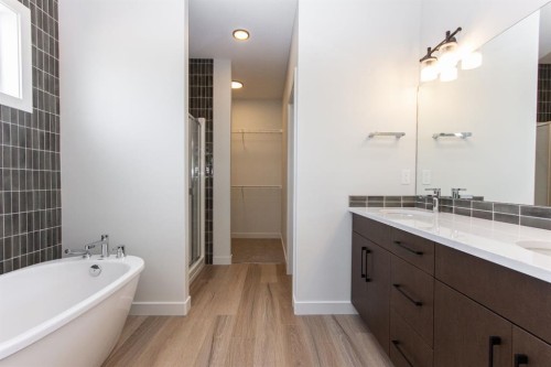 10 Tindale Place, Red Deer, AB - Indoor Photo Showing Bathroom
