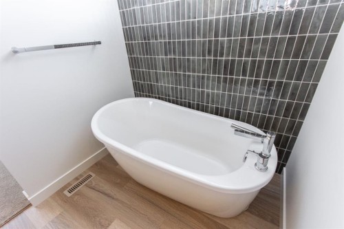 10 Tindale Place, Red Deer, AB - Indoor Photo Showing Bathroom