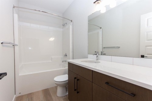 10 Tindale Place, Red Deer, AB - Indoor Photo Showing Bathroom
