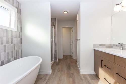 50 Turnbull Close, Red Deer, AB - Indoor Photo Showing Bathroom