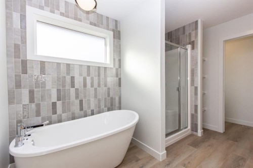 50 Turnbull Close, Red Deer, AB - Indoor Photo Showing Bathroom