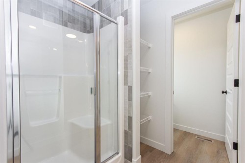 50 Turnbull Close, Red Deer, AB - Indoor Photo Showing Bathroom