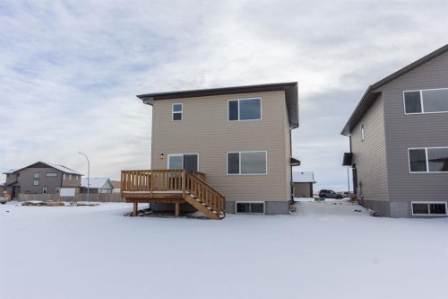 256 Augustus Way, Penhold, AB - Outdoor With Exterior