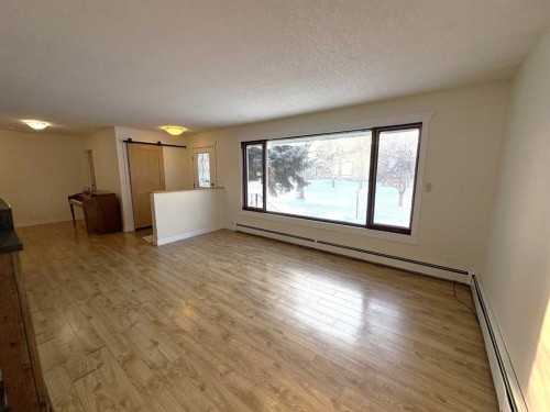 4913 48 Avenue, Forestburg, AB - Indoor