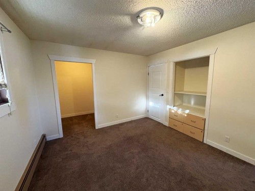 4913 48 Avenue, Forestburg, AB - Indoor Photo Showing Other Room