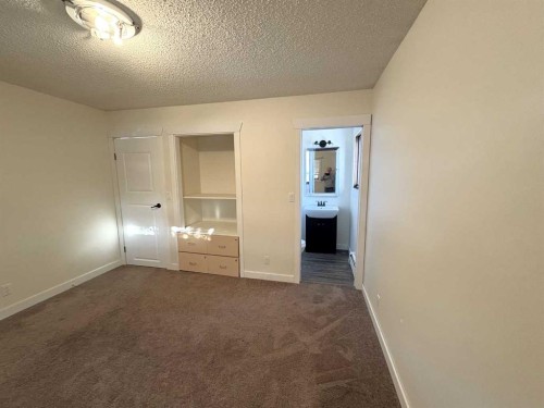 4913 48 Avenue, Forestburg, AB - Indoor Photo Showing Other Room