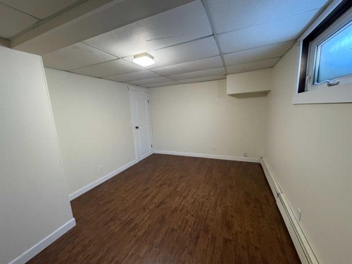 4913 48 Avenue, Forestburg, AB - Indoor Photo Showing Other Room