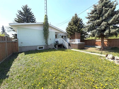 4913 48 Avenue, Forestburg, AB - Outdoor