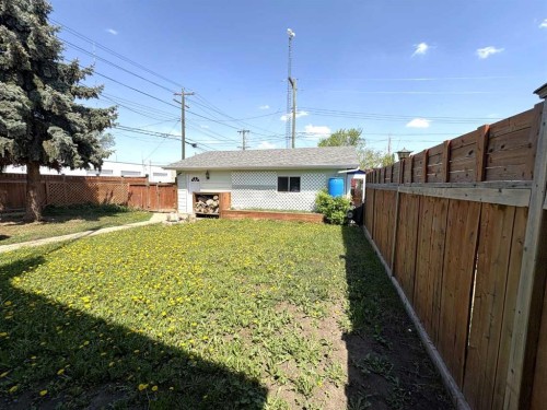 4913 48 Avenue, Forestburg, AB - Outdoor