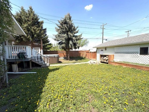 4913 48 Avenue, Forestburg, AB - Outdoor