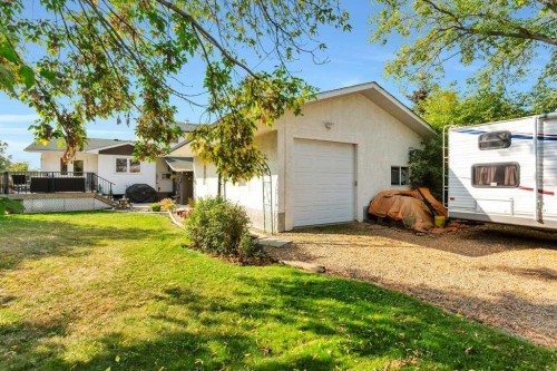 5436 53 Avenue, Lacombe, AB - Outdoor