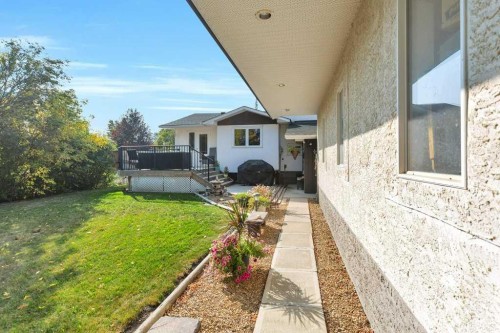 5436 53 Avenue, Lacombe, AB - Outdoor With Deck Patio Veranda