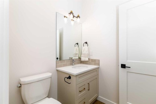 2-5463 55 Avenue, Lacombe, AB - Indoor Photo Showing Bathroom