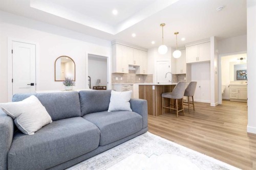 8-5463 55 Avenue, Lacombe, AB - Indoor Photo Showing Living Room