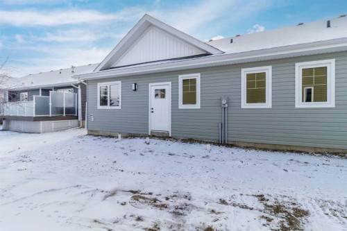 4940 Beardsley Avenue, Lacombe, AB - Outdoor
