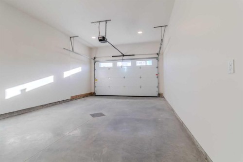 4930 Beardsley Avenue, Lacombe, AB - Indoor Photo Showing Garage