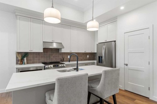 4930 Beardsley Avenue, Lacombe, AB - Indoor Photo Showing Kitchen