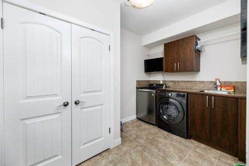 34 Overand Place, Red Deer, AB - Indoor Photo Showing Laundry Room