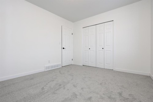65 Leung Place, Blackfalds, AB - Indoor Photo Showing Other Room