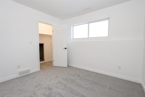 65 Leung Place, Blackfalds, AB - Indoor Photo Showing Other Room