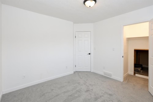 65 Leung Place, Blackfalds, AB - Indoor Photo Showing Other Room