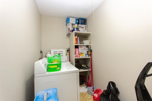 19 Gibson Close, Red Deer, AB - Indoor