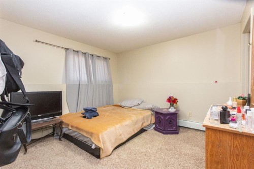 19 Gibson Close, Red Deer, AB - Indoor Photo Showing Bedroom