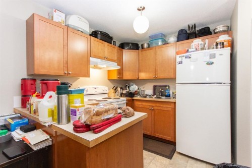 19 Gibson Close, Red Deer, AB - Indoor Photo Showing Kitchen