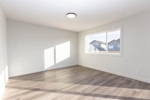 17 Trinity Street, Lacombe, AB - Indoor Photo Showing Other Room