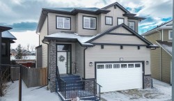 5805 68 Avenue Close  Rocky Mountain House, AB T4T 1V7