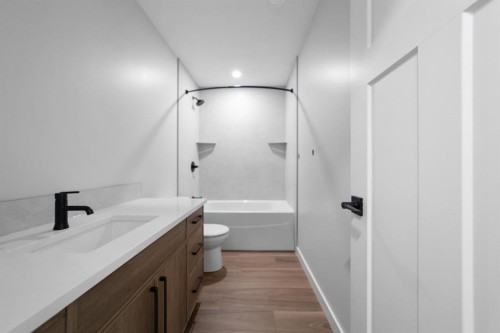 4907 53 Street, Camrose, AB - Indoor Photo Showing Bathroom