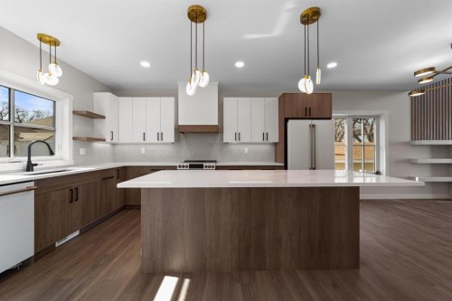 4907 53 Street, Camrose, AB - Indoor Photo Showing Kitchen With Upgraded Kitchen