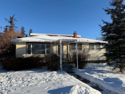 5337 44 Avenue  Red Deer, AB T4N 3J1