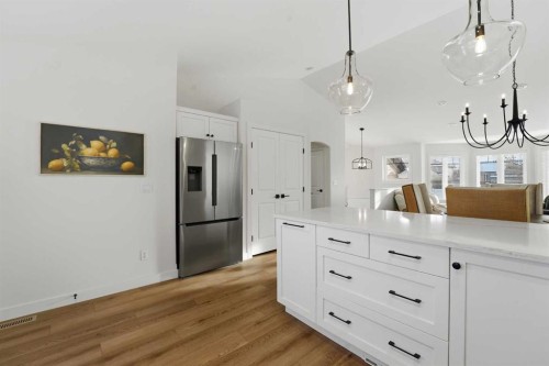 40 Walker Boulevard, Red Deer, AB - Indoor Photo Showing Kitchen