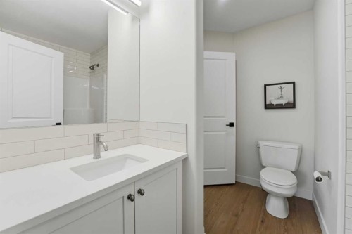 40 Walker Boulevard, Red Deer, AB - Indoor Photo Showing Bathroom