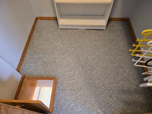 30 Logan Close, Red Deer, AB - Indoor Photo Showing Other Room