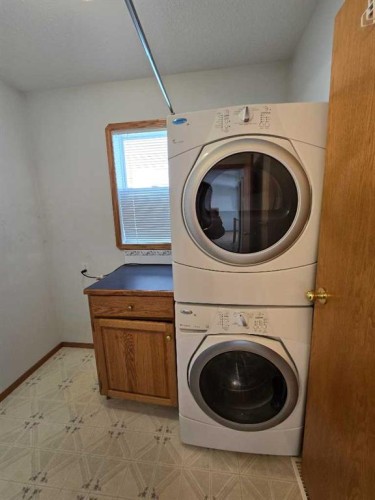 30 Logan Close, Red Deer, AB - Indoor Photo Showing Laundry Room